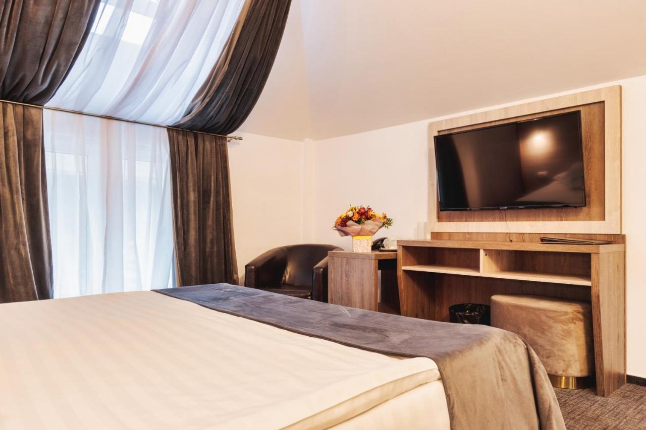 Hotel Domnitei Călimăneşti Exterior foto
